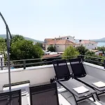 Complex 50 Meters To The Sea 3* Pirovac