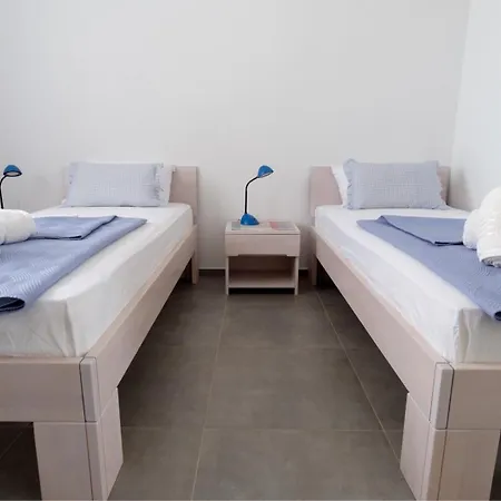 Complex 50 Meters To The Sea Guest house Pirovac