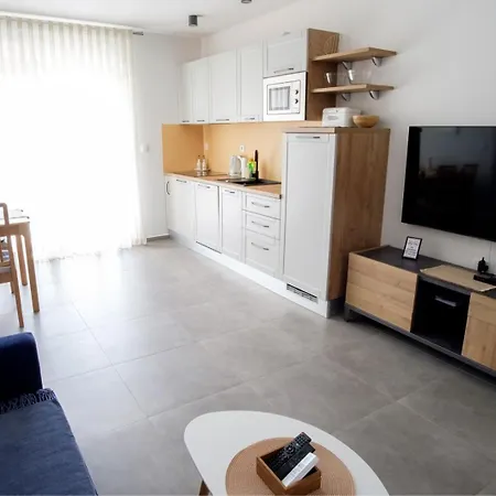 Complex 50 Meters To The Sea Guest house