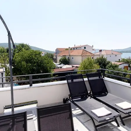 Complex 50 Meters To The Sea 3* Pirovac