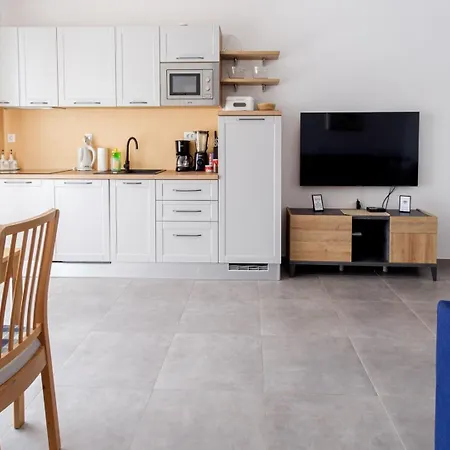 Complex 50 Meters To The Sea Guest house Pirovac