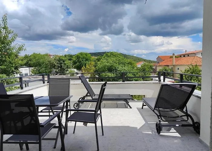 Complex 50 Meters To The Sea 招待所 皮罗瓦茨