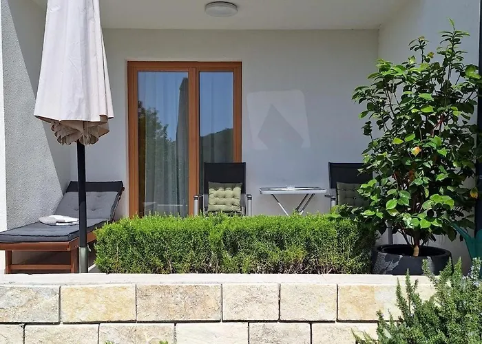 Affittacamere Complex 50 Meters To The Sea Pirovac