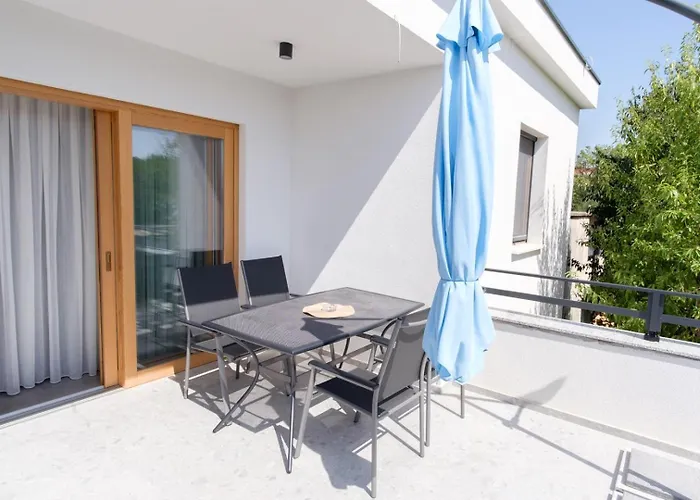 Complex 50 Meters To The Sea Pirovac