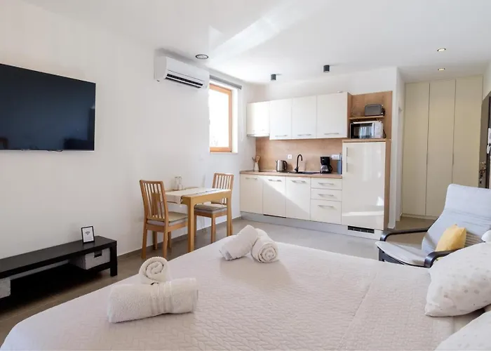 Affittacamere Complex 50 Meters To The Sea 3*