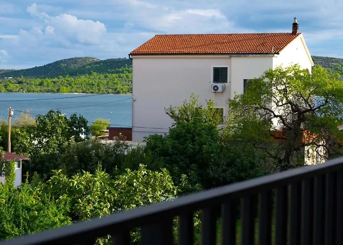 Complex 50 Meters To The Sea 3* Pirovac