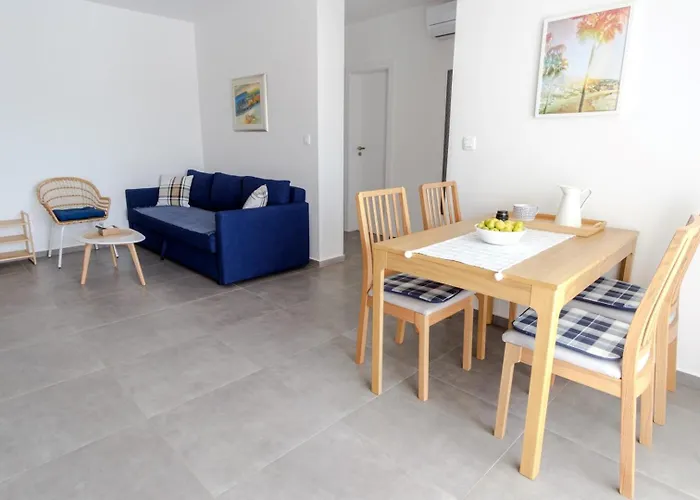 Complex 50 Meters To The Sea 3* Pirovac