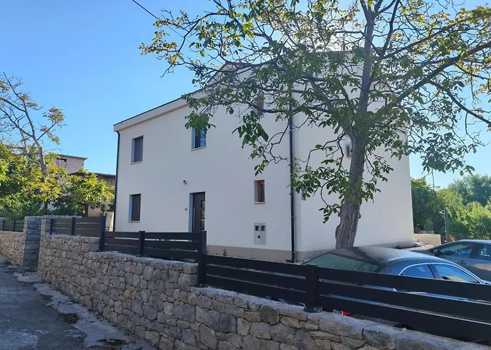 Complex 50 Meters To The Sea 招待所 3*